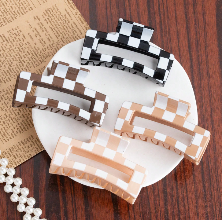 Checkered Print Hollow Out Hair Clip